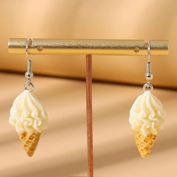 ❀ Vanilla Ice Cream Cone Novelty Minimalist Lightweight Dangle Earrings - Picture 5 of 5